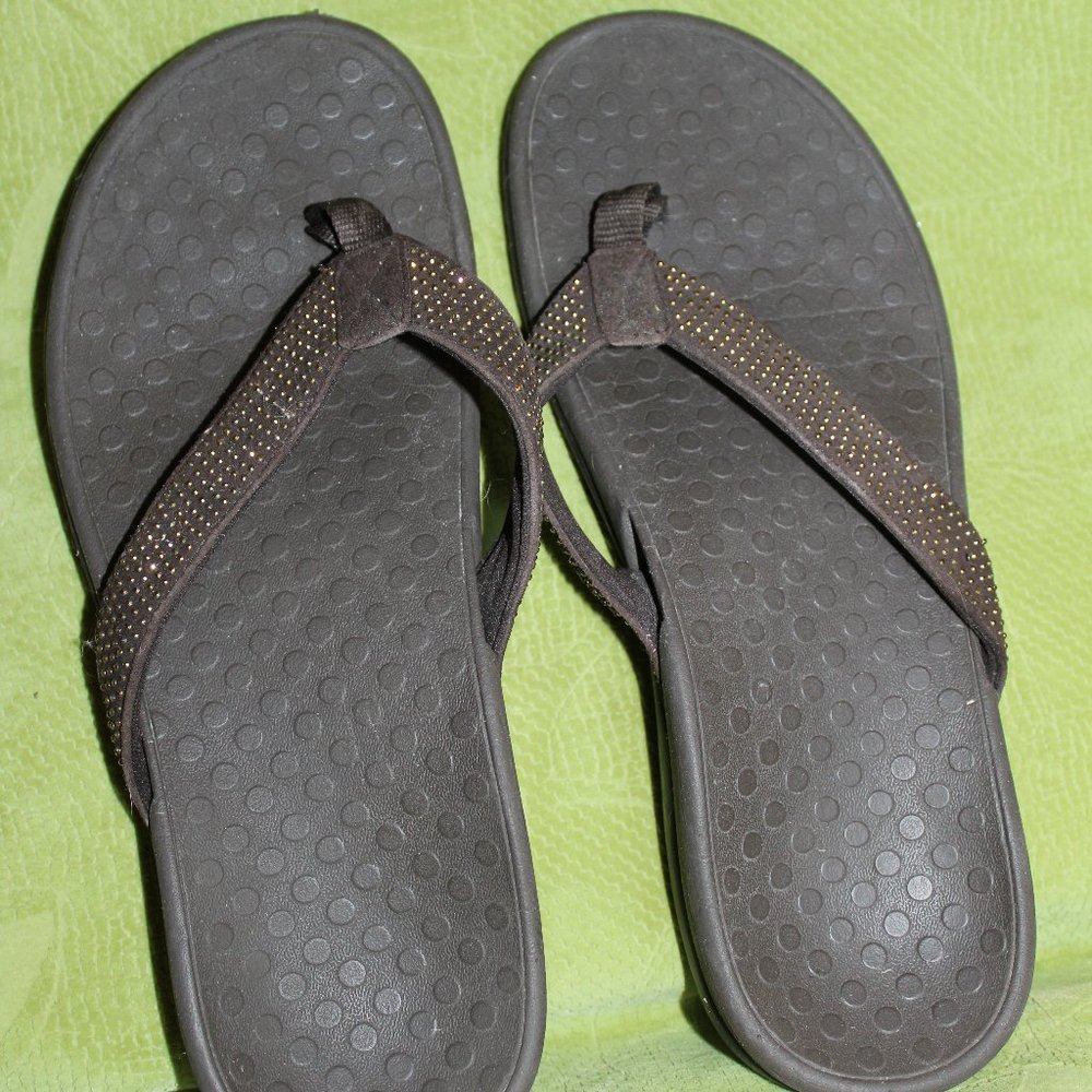 Vionic flip flops